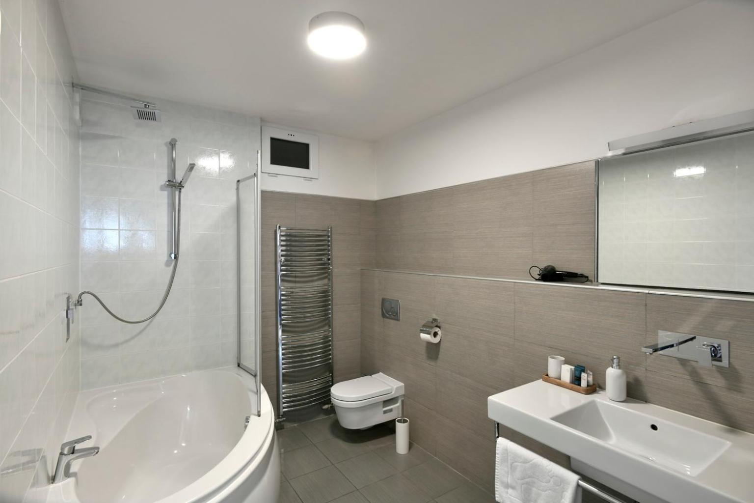 River View Apartments Hotel Bratislava Habitación foto